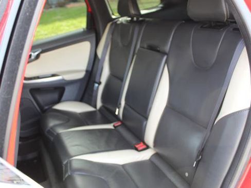 Used 2013 Volvo XC60 T6 image 16