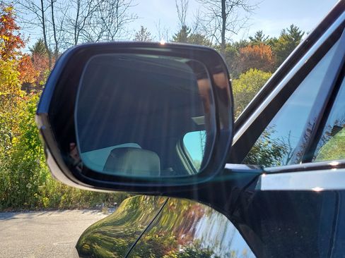 New 2026 Cadillac Lyriq Premium Luxury image 10