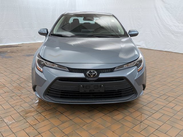Used 2023 Toyota Corolla LE FWD image 2
