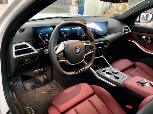 Used 2025 BMW 330i Sedan w/ Convenience Package image 17