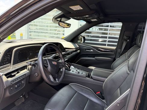 Used 2023 Cadillac Escalade Sport w/ LPO, ONYX Package AWD/4WD image 9