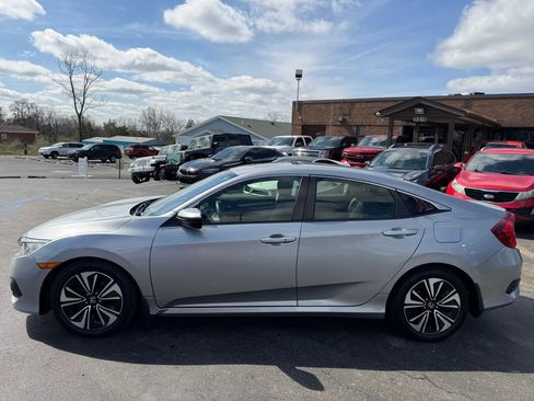 Used 2018 Honda Civic EX-T image 6