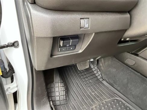 Used 2023 Chevrolet Colorado LT w/ LT Convenience Package II image 29