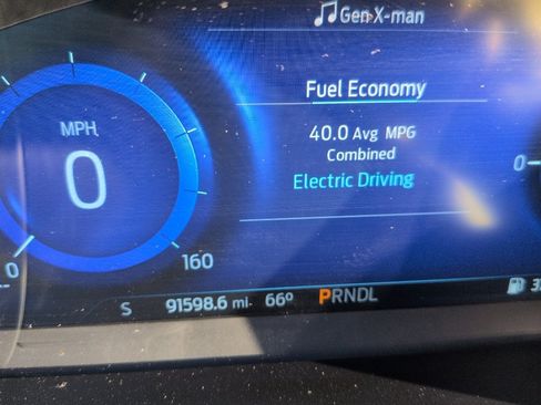 Used 2020 Ford Escape Titanium w/ Titanium Premium Package 2.0 FWD image 17