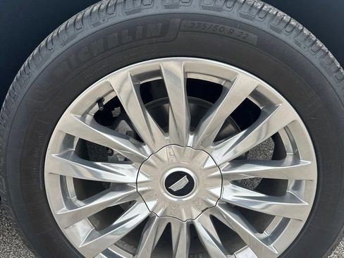Used 2021 Cadillac Escalade Premium Luxury AWD/4WD image 9