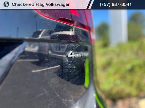 Used 2024 Volkswagen Tiguan SE R-Line w/ MDO Package, Two-Row AWD/4WD image 10