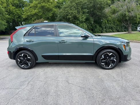 Used 2023 Kia Niro Wind w/ Wind Preserve Package FWD image 3