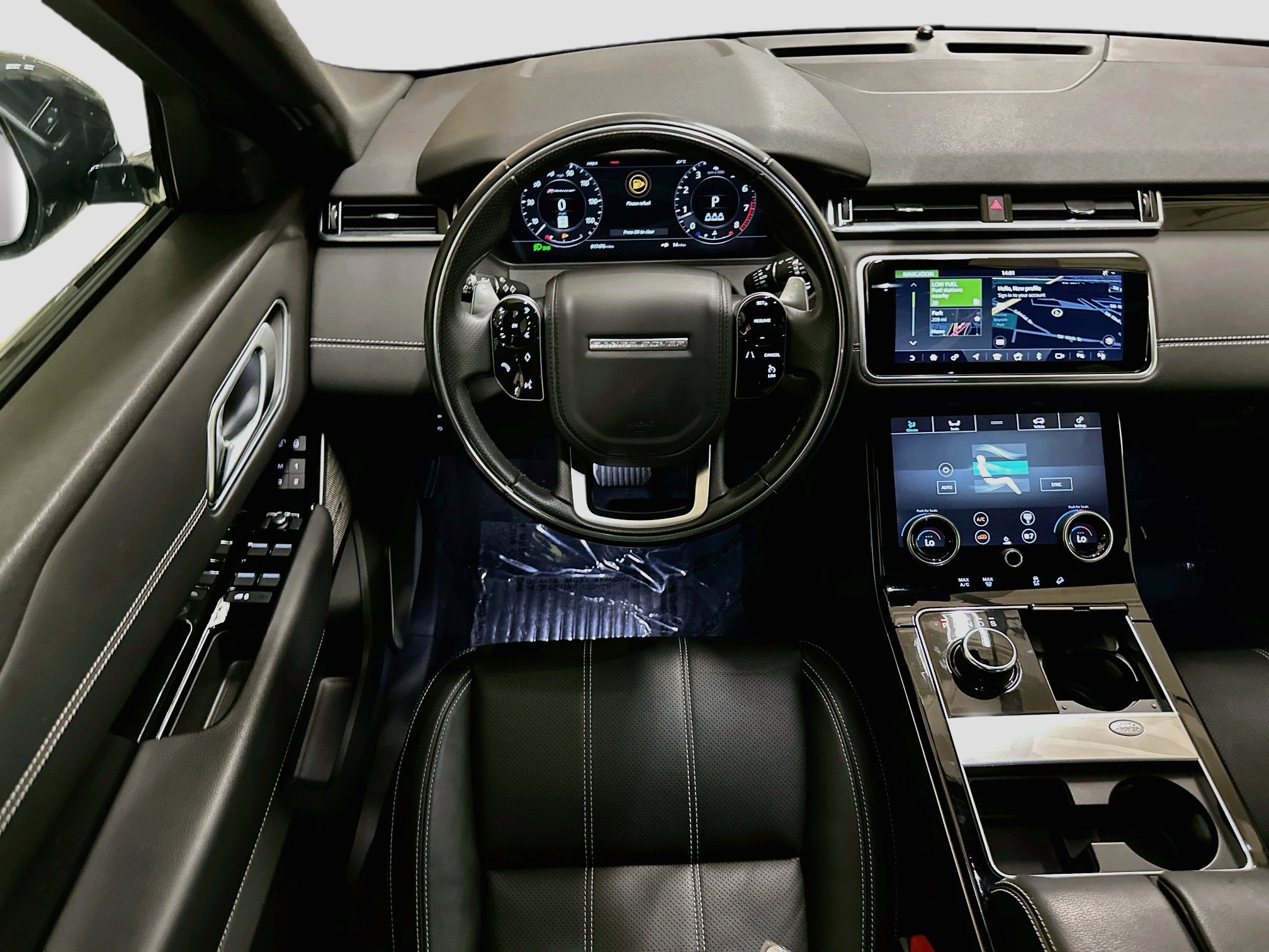 Used 2019 Land Rover Range Rover Velar R-Dynamic SE AWD/4WD image 21