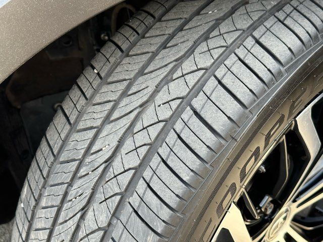 Certified 2024 Toyota Crown AWD/4WD image 34