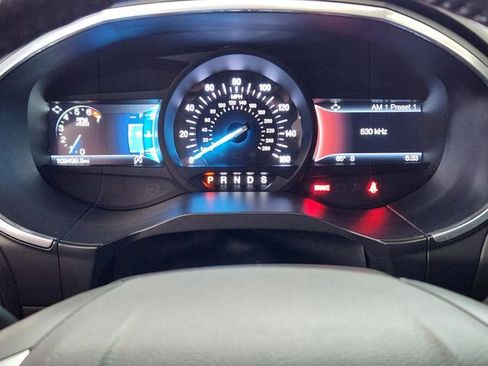 Used 2019 Ford Edge Titanium AWD/4WD image 18