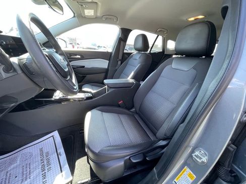 Used 2024 Chevrolet Trax LT image 11