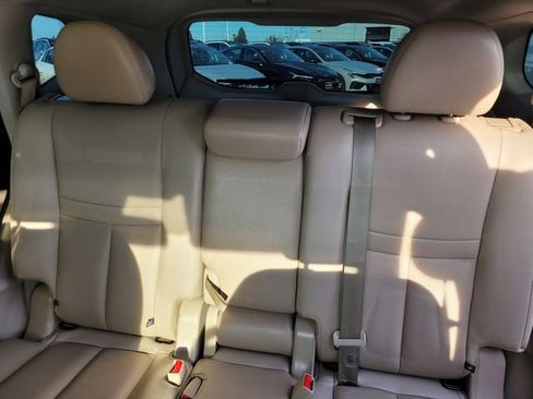 Used 2019 Nissan Rogue SL w/ Premium Package image 12