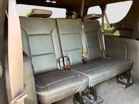 Used 2021 Chevrolet Suburban Premier w/ Premium Package AWD/4WD image 29
