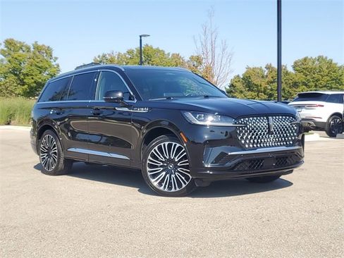 Certified 2025 Lincoln Aviator Black Label image 35