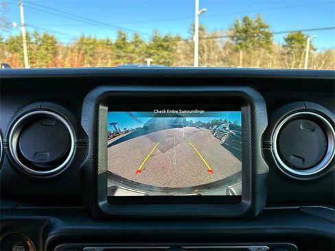 Used 2021 Jeep Wrangler Unlimited Sahara image 24