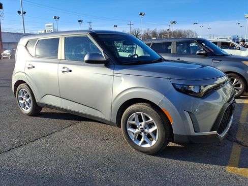 Used 2024 Kia Soul LX w/ Option Group 015 image 1
