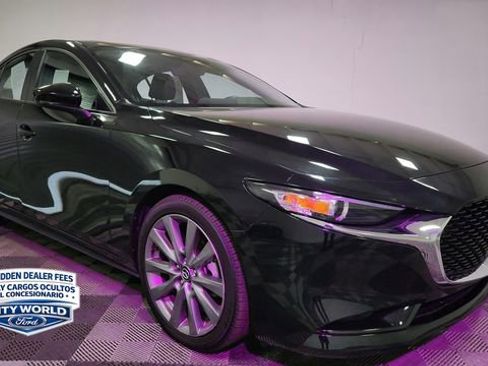 Used 2025 MAZDA MAZDA3 s FWD image 2