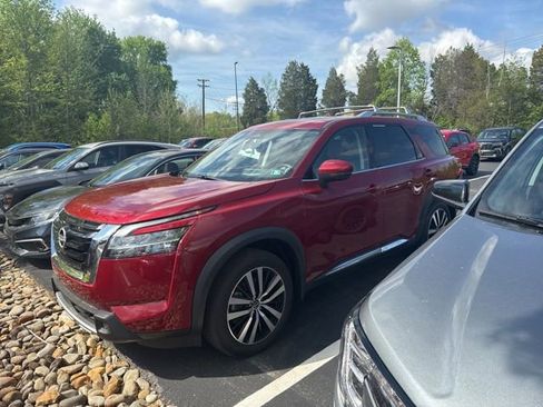Used 2023 Nissan Pathfinder Platinum w/ Cargo Package image 1