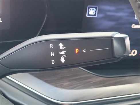 Used 2025 Chevrolet Tahoe Z71 image 25