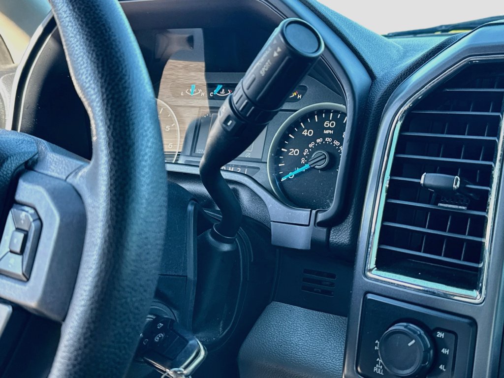 Used 2015 Ford F150 XLT w/ Equipment Group 302A Luxury AWD/4WD image 16
