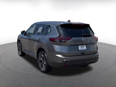 Used 2025 Nissan Rogue SV FWD image 11