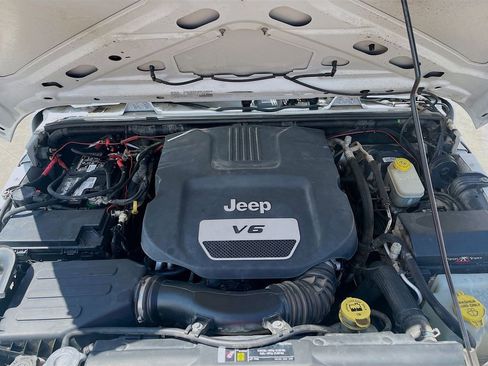 Used 2017 Jeep Wrangler Unlimited Sport w/ Max Tow Package AWD/4WD image 24