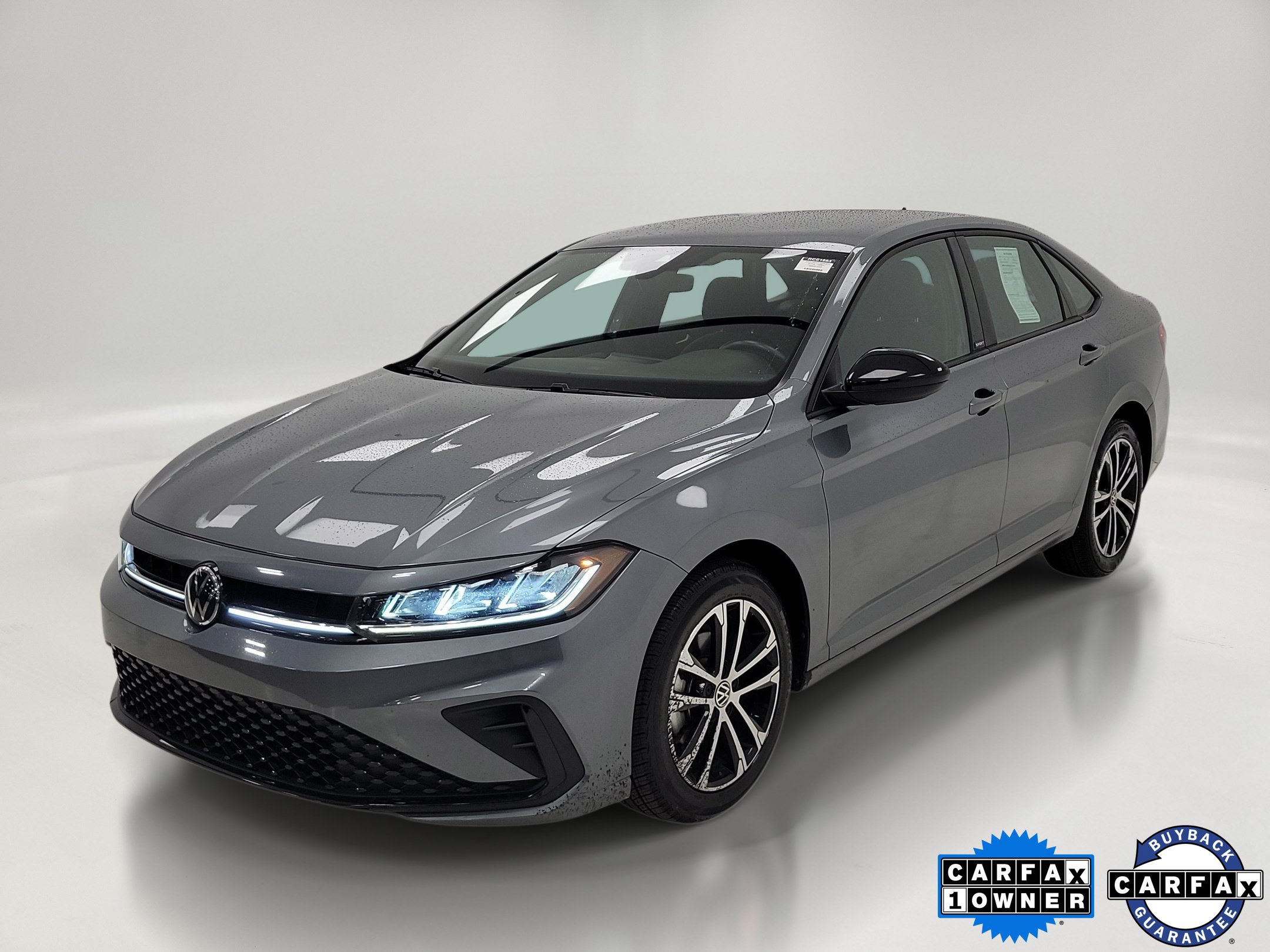 Used 2025 Volkswagen Jetta Sport FWD image 1