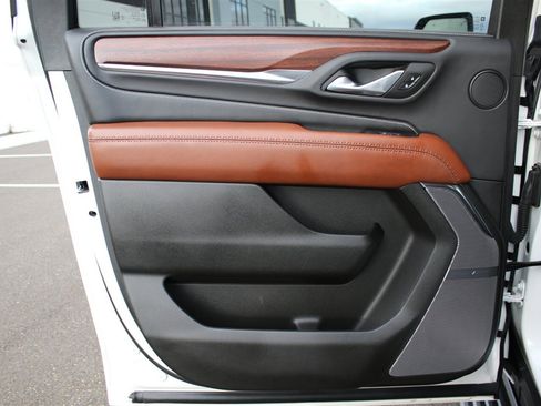 Used 2024 GMC Yukon XL Denali Ultimate image 32