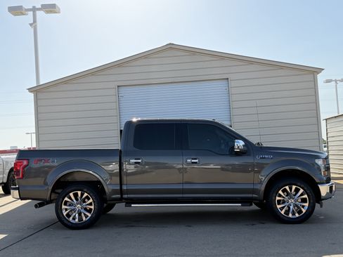 Used 2016 Ford F150 Lariat w/ Equipment Group 502A Luxury AWD/4WD image 9