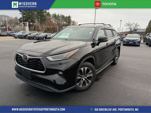 Used 2023 Toyota Highlander XLE image 1