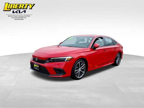 Used 2023 Honda Civic Touring image 3