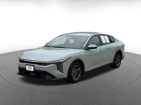 Used 2025 Kia K4 LXS image 7