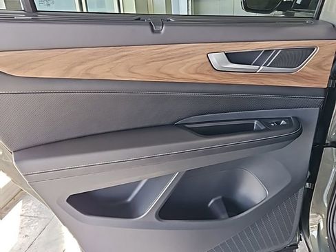 New 2026 Volkswagen Atlas SE FWD image 23