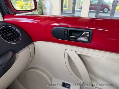 Used 2010 Volkswagen Beetle Convertible FWD image 50