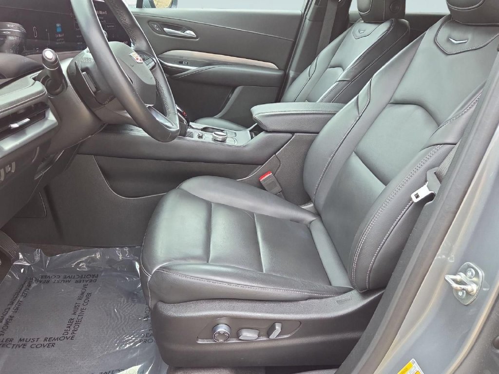 Used 2025 Cadillac XT4 Premium Luxury AWD/4WD image 15