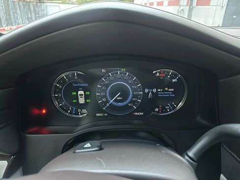 Used 2016 Cadillac Escalade Luxury image 43