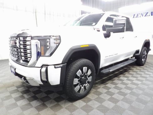 Used 2024 GMC Sierra 2500 Denali w/ Max Trailering Package image 6