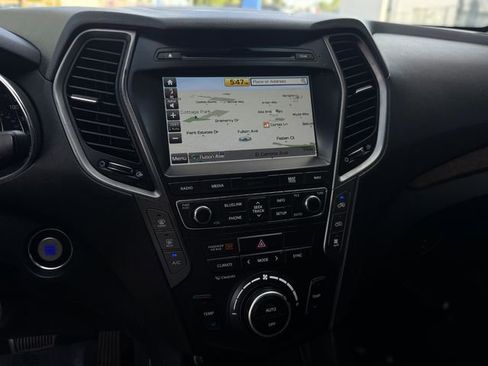 Used 2018 Hyundai Santa Fe FWD image 22
