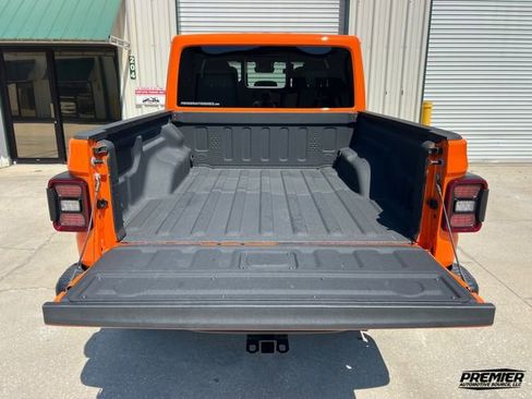 Used 2025 Jeep Gladiator Mojave image 41