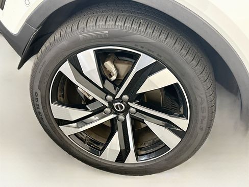 Used 2023 Volvo XC40 B5 Ultimate w/ Protection Package Premier AWD/4WD image 37