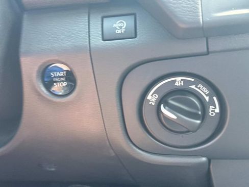New 2026 Nissan Frontier SV w/ Tow Package AWD/4WD image 31