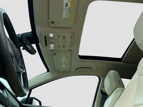 Used 2021 Cadillac XT5 Premium Luxury image 22