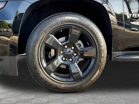 Used 2018 Chevrolet Tahoe LT w/ Luxury Package RWD image 33