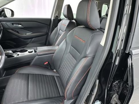 Certified 2025 Nissan Rogue SV AWD/4WD image 10