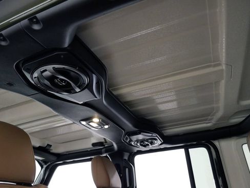 Used 2021 Jeep Wrangler Unlimited Sahara w/ LED Lighting Group AWD/4WD image 34