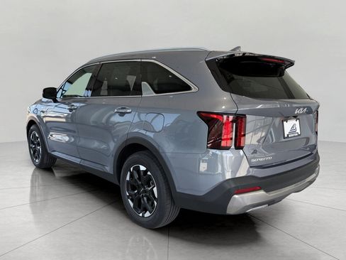 Used 2024 Kia Sorento S w/ Panoramic Sunroof Package FWD image 10