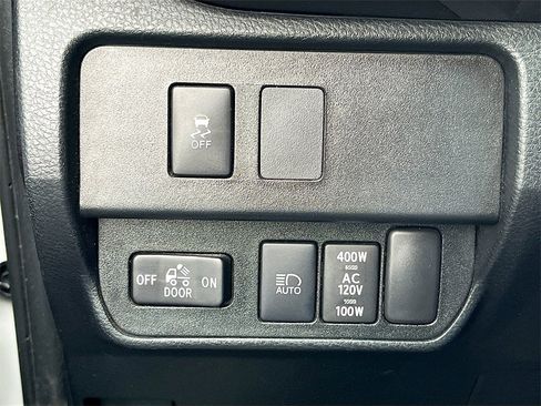 Used 2022 Toyota Tacoma TRD Sport image 10