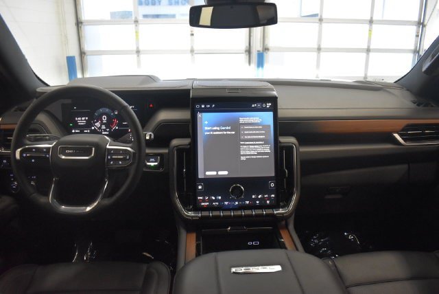 Used 2026 GMC Yukon Denali w/ Sun & Power Step Package AWD/4WD image 5
