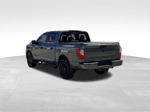 Used 2018 Nissan Titan SV w/ SV Convenience Package AWD/4WD image 5