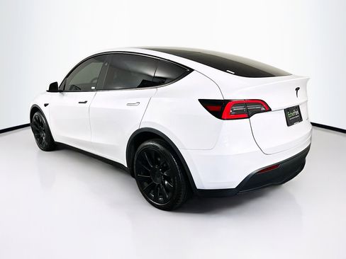 Used 2024 Tesla Model Y Long Range image 5